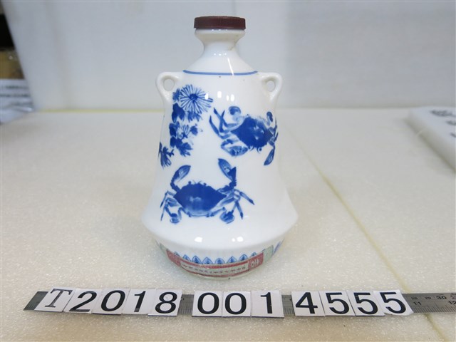 陶瓷製八十年秋節酒菊華蟹肥紀念酒瓶 (共1張)