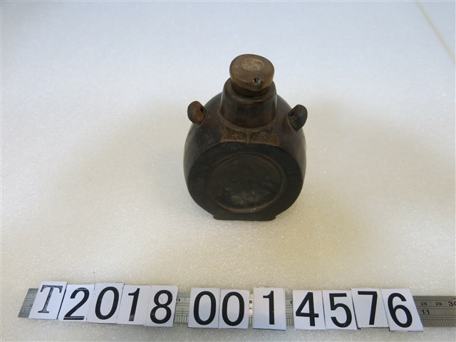木製水壺 (共1張)