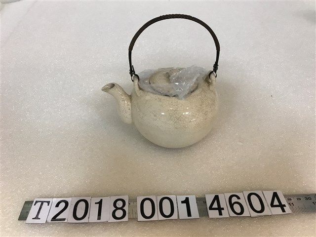 陶製鶯歌信用組合創立拾週年紀念茶壺 (共1張)