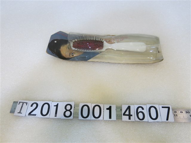 有包裝特製髮梳 (共1張)