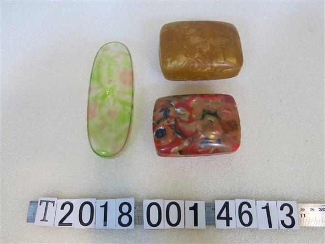 塑膠製彩色花紋置物盒 (共1張)