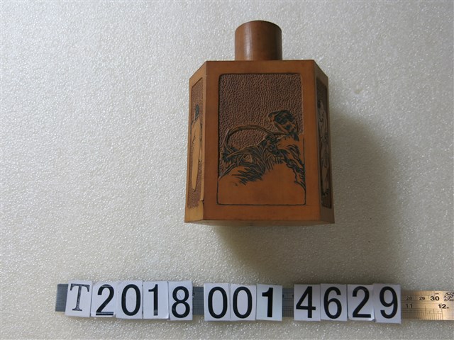 木製永和二年八月二日作六邊形茶葉罐 (共1張)