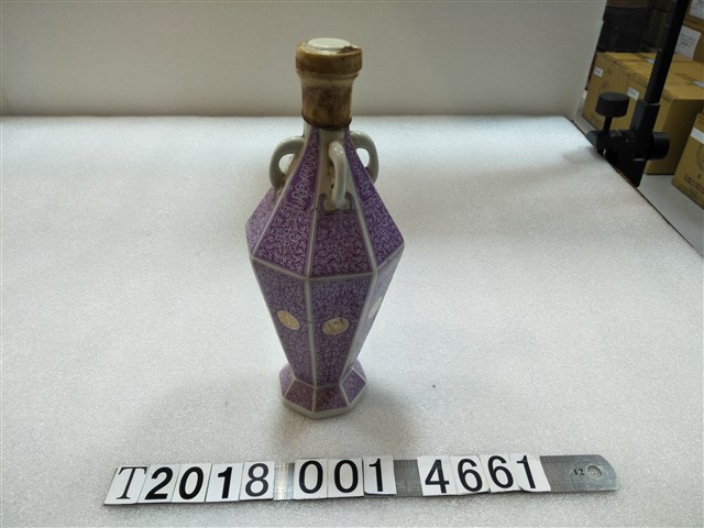 陶製臺灣省菸酒公賣局出品陳年紹興酒酒瓶 (共1張)