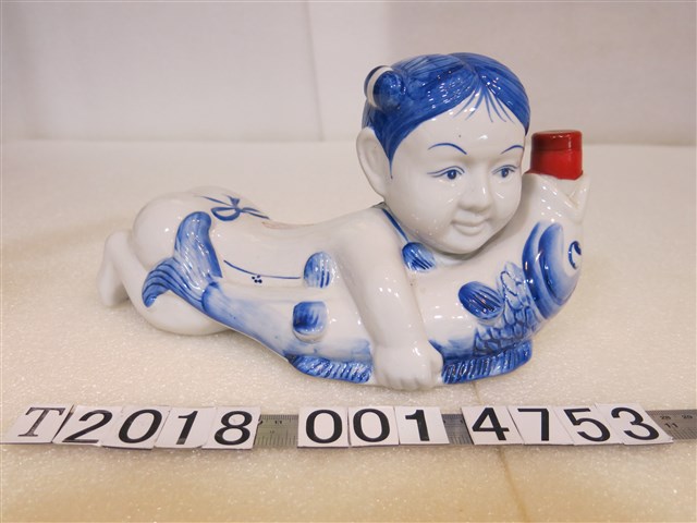 女娃抱魚造型酒瓶 (共1張)