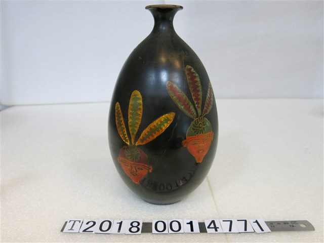 雙原住民頭像圖樣酒瓶 (共1張)