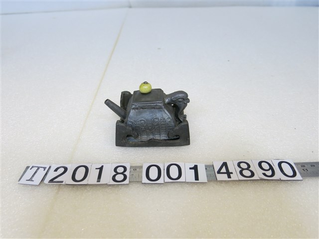 鐵製方形茶壺 (共1張)