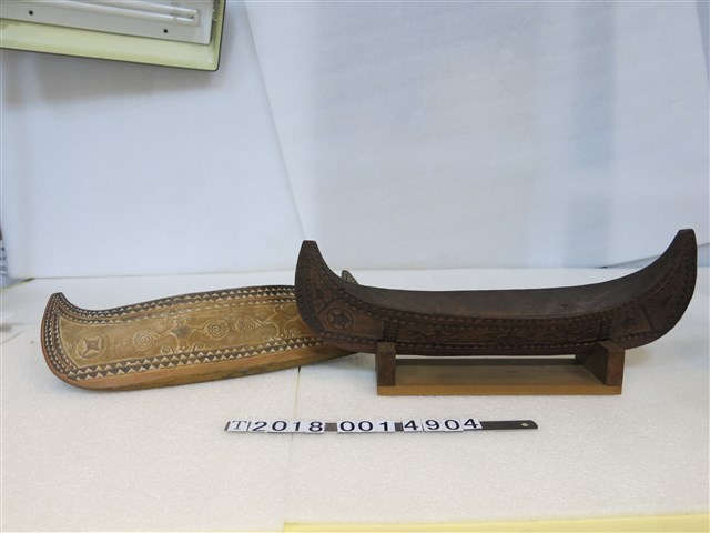 木雕達悟族拼板舟擺飾物 (共1張)