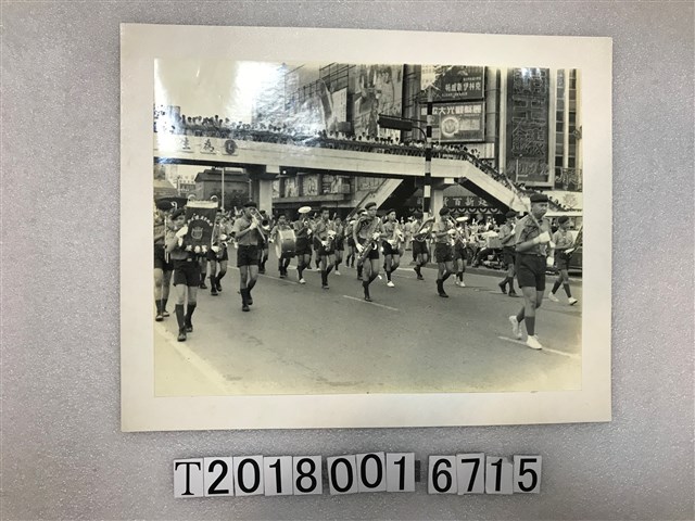 懷生國中儀隊行進照片 (共1張)