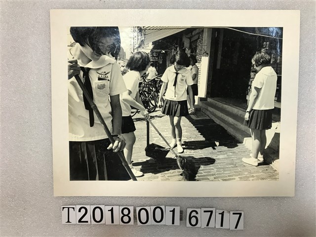 稻江女學生打掃照片 (共1張)