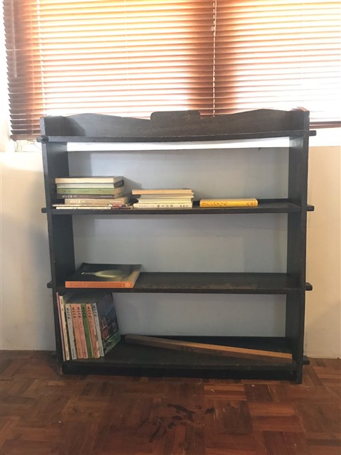 木製四層書架 (共1張)