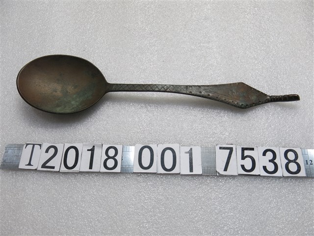 金屬製臺灣字樣圖騰劍形湯匙 (共1張)