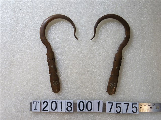 雕花塑膠掛勾 (共1張)