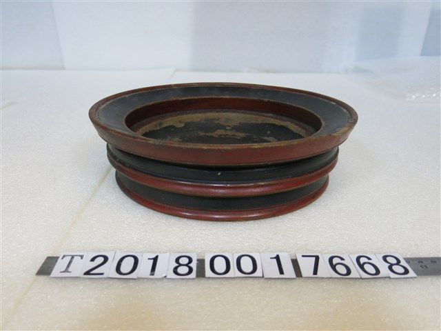 木製紅黑圓形漆器置物盒 (共1張)