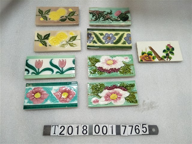各式花朵圖樣長方形彩色磁磚 (共1張)