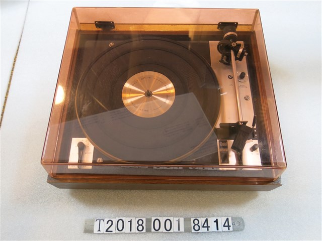 Dual 601黑膠唱片機 (共2張)