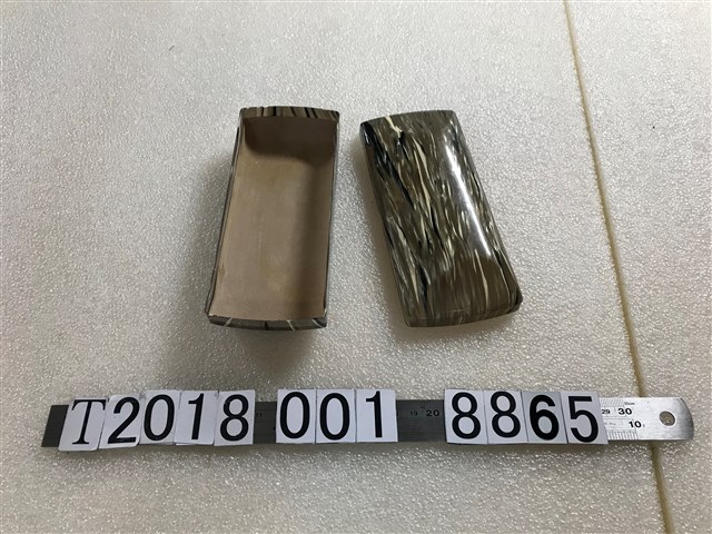 方形灰黑色賽璐璐塑膠眼鏡盒 (共1張)