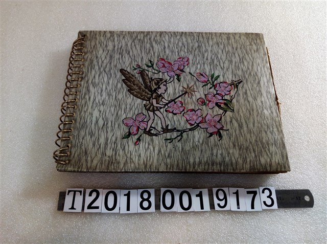 各式商業廣告火柴盒收集冊 (共2張)