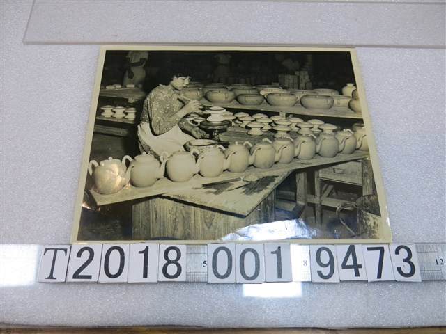 女子製陶照片 (共1張)