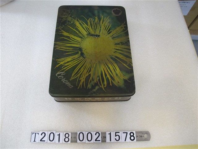 可樂娜出品蜂蜜糖菓餅乾鐵盒 (共2張)