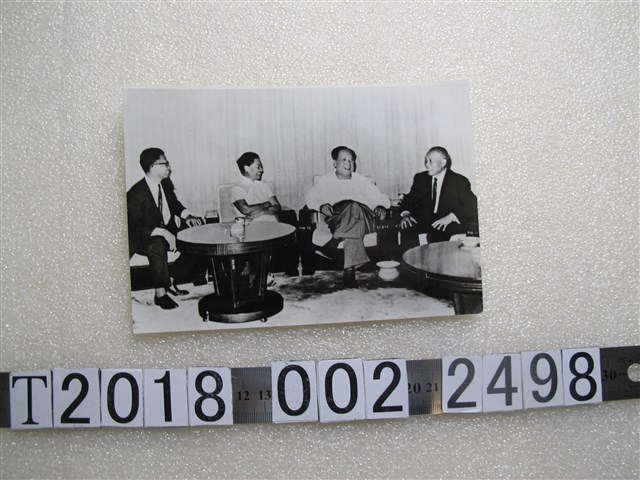 毛澤東與李宗仁與郭德潔及程思遠合照 (共1張)