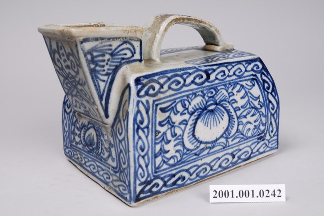 青花瓷蘭花夜壺