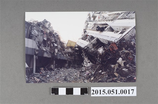 921地震臺中大里臺中王朝大樓倒塌