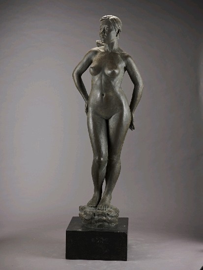 藏品:空間裡站立的人像的(1)張圖片