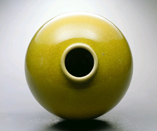 藏品:鐘型黃瓷的(2)張圖片