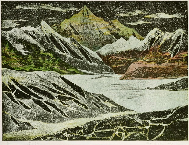 雪山清池的焦點圖