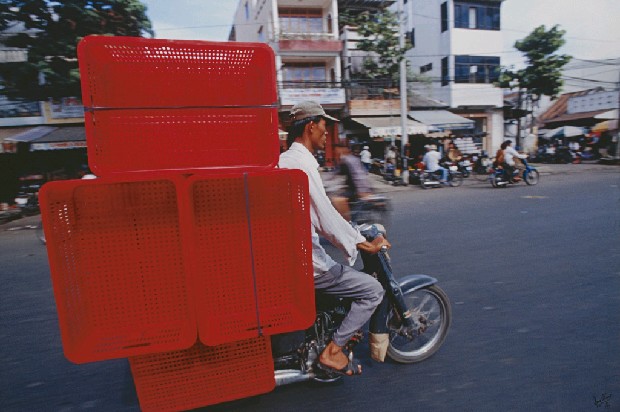 藏品:超負載的機車-塑膠籃箱    的(1)張圖片