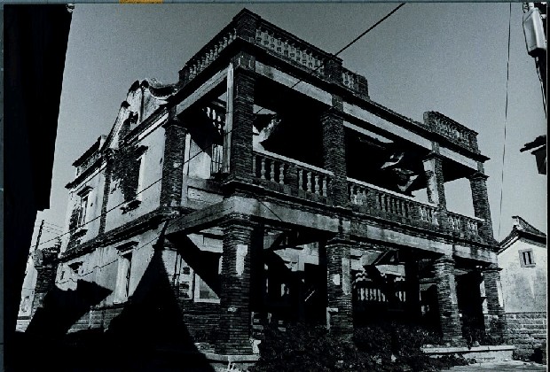 藏品:廢墟迷走II:遠離家園的(10)張圖片