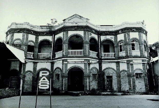 藏品:廢墟迷走II:遠離家園的(23)張圖片