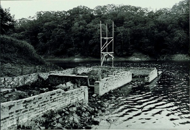 藏品:廢墟迷走II:遠離家園的(34)張圖片