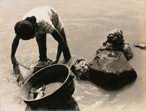 藏品:河邊洗衣(橫式)的(1)張圖片