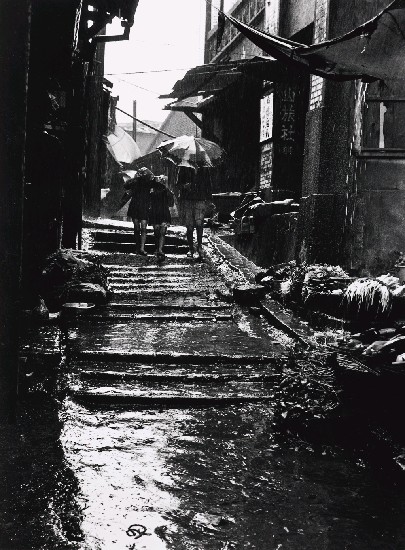 藏品:山城九份系列-雨中行的(1)張圖片