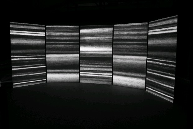 藏品:陰極射線管的神祕儀式 與 51件動態影像的連續靜止原型的(1)張圖片