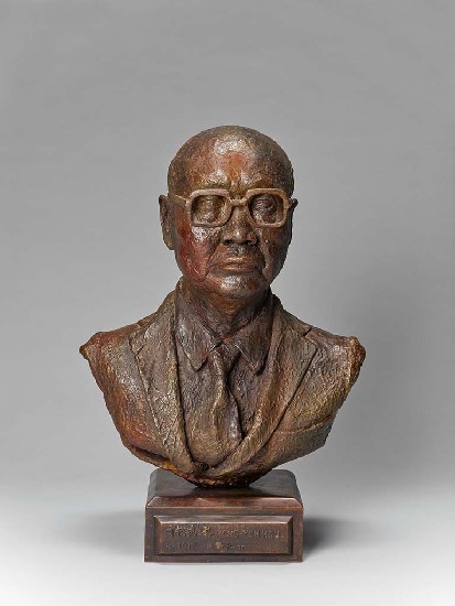 藏品:許鴻源雕像的(2)張圖片