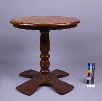 台灣檜木圓桌藏品圖，第1張