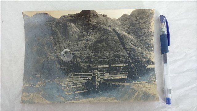 六平巷地面佈置全景藏品圖，第2張