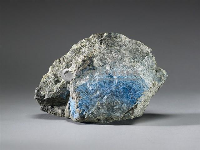 鉑銫礦藏品圖，第2張