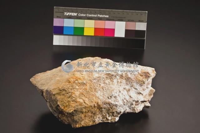 樹梅金礦矽化砂岩(黃色)藏品圖，第1張