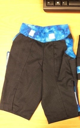 尿尿小童客家傳統服飾:大襠褲的圖片