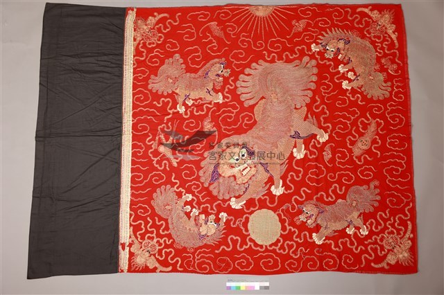 五獅戲球金蔥繡麒麟被藏品圖，第1張