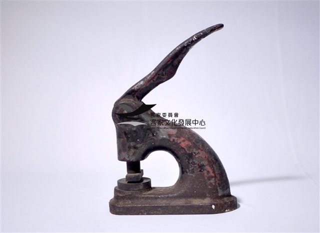 林照相館浮水店章鋼印器藏品圖，第1張