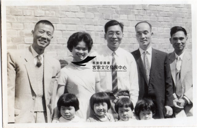黃娟家族照藏品圖，第1張