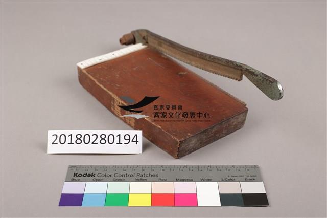 花邊相紙裁刀 藏品圖，第1張