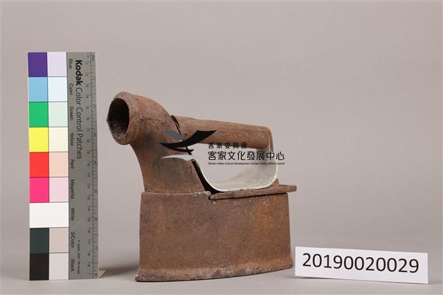 木炭熨斗藏品圖，第1張