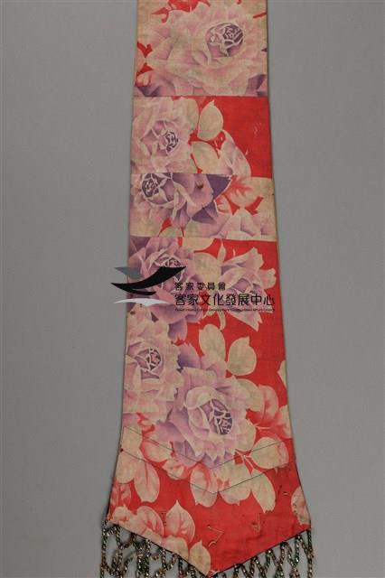 黃緞地牡丹彩繡劍帶藏品圖，第7張