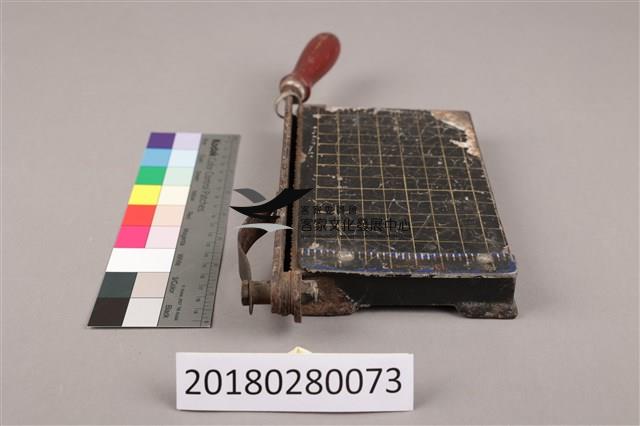 花邊相紙裁刀藏品圖，第5張