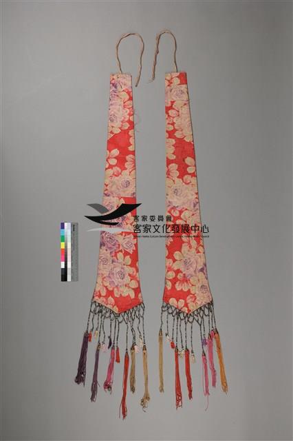 黃緞地牡丹彩繡劍帶藏品圖，第2張